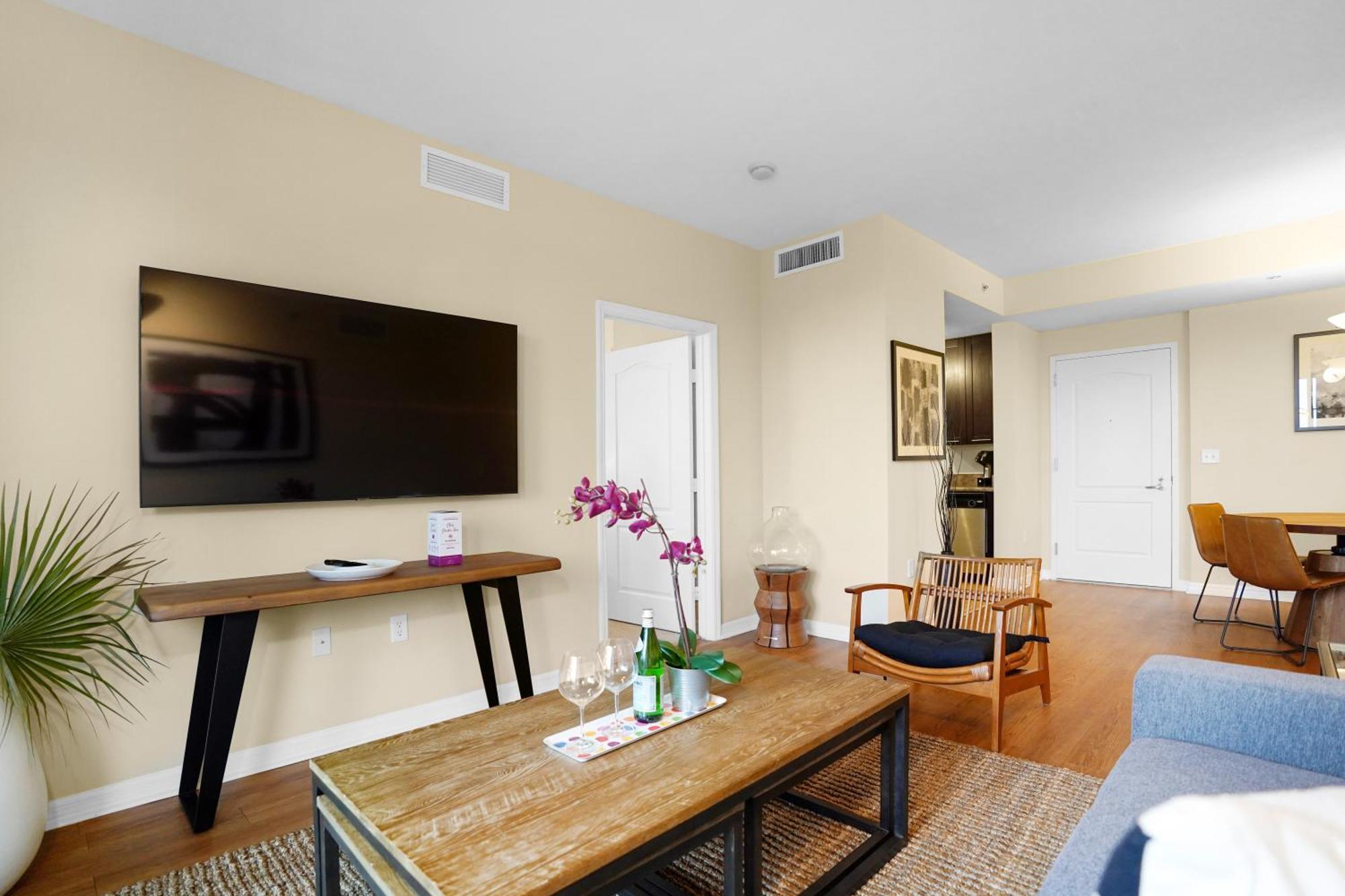 Dharma Home Suites South Miami At Red Road Commons Buitenkant foto
