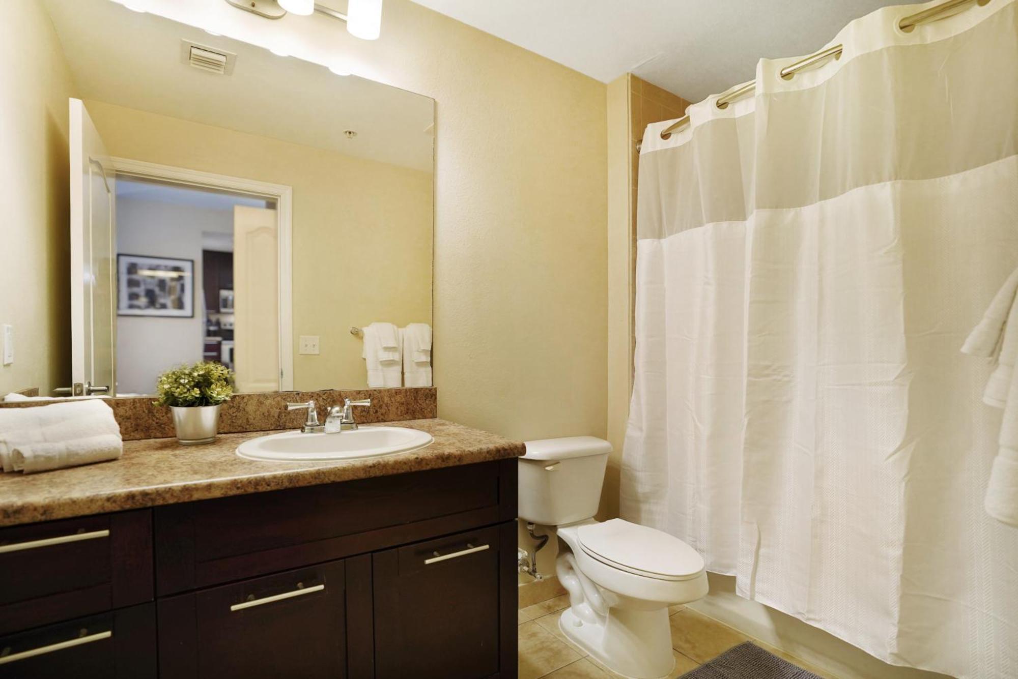 Dharma Home Suites South Miami At Red Road Commons Buitenkant foto