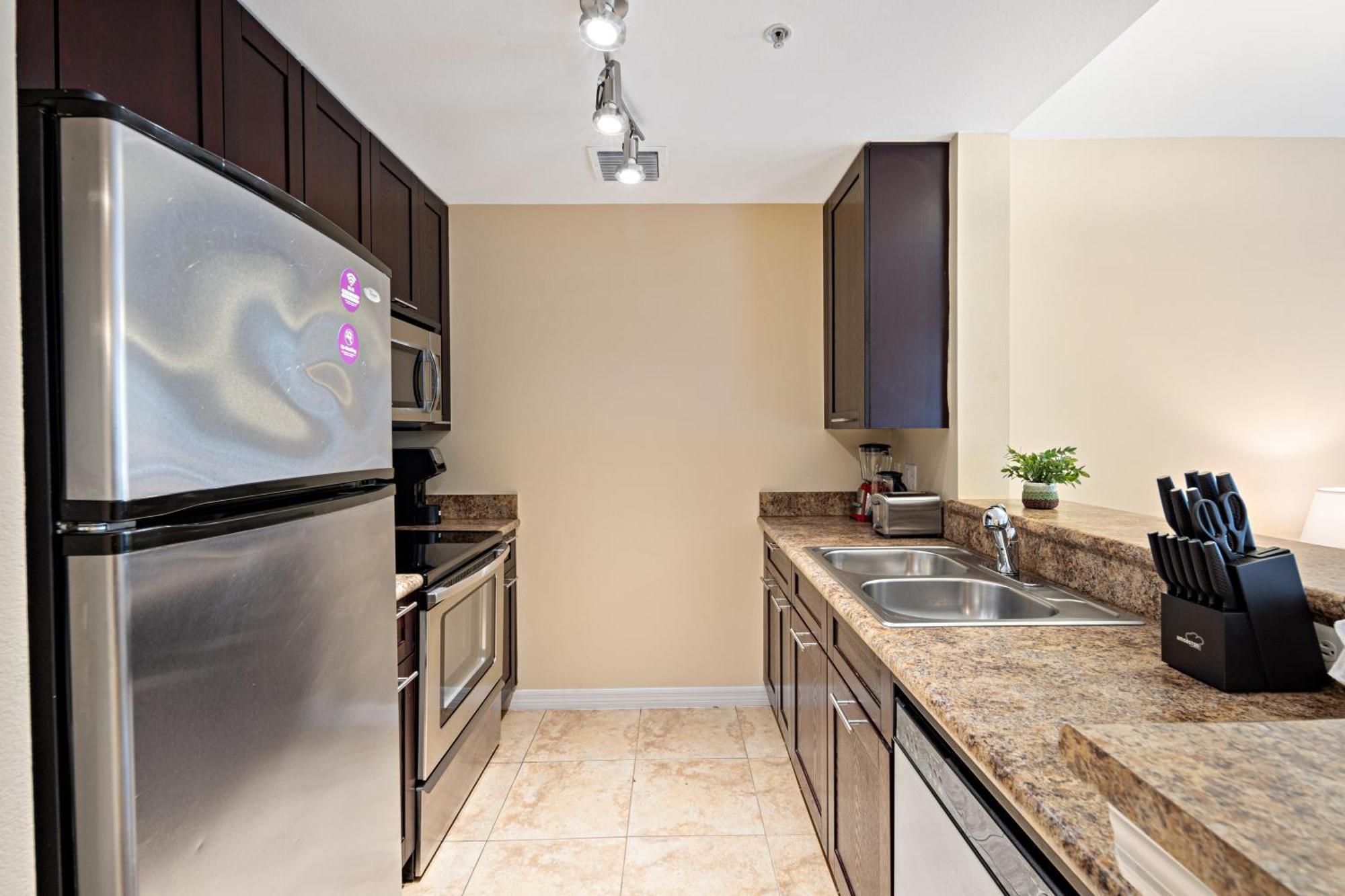 Dharma Home Suites South Miami At Red Road Commons Buitenkant foto