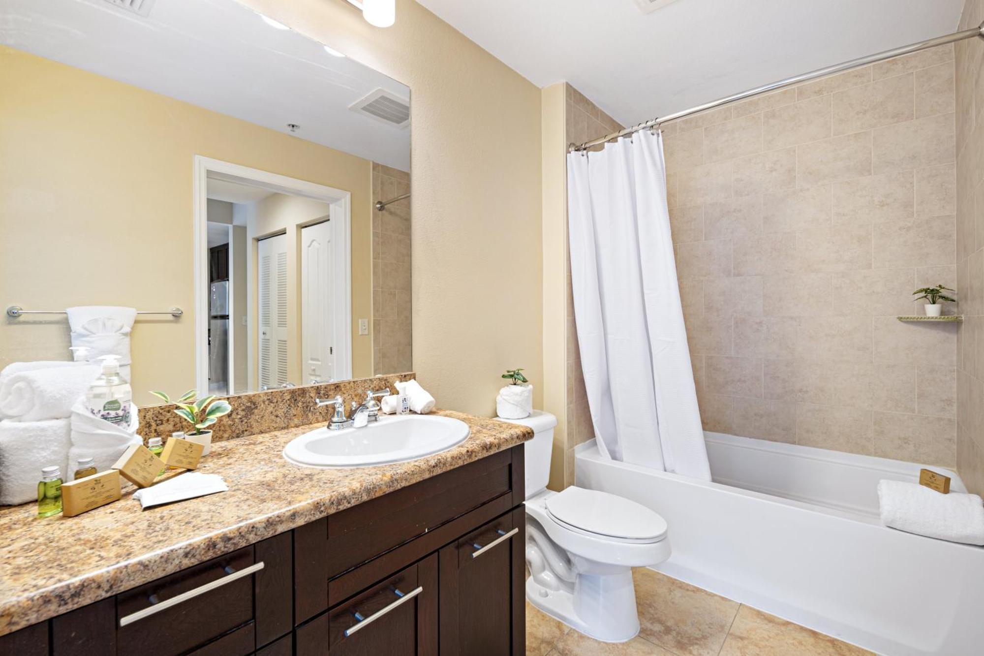 Dharma Home Suites South Miami At Red Road Commons Buitenkant foto