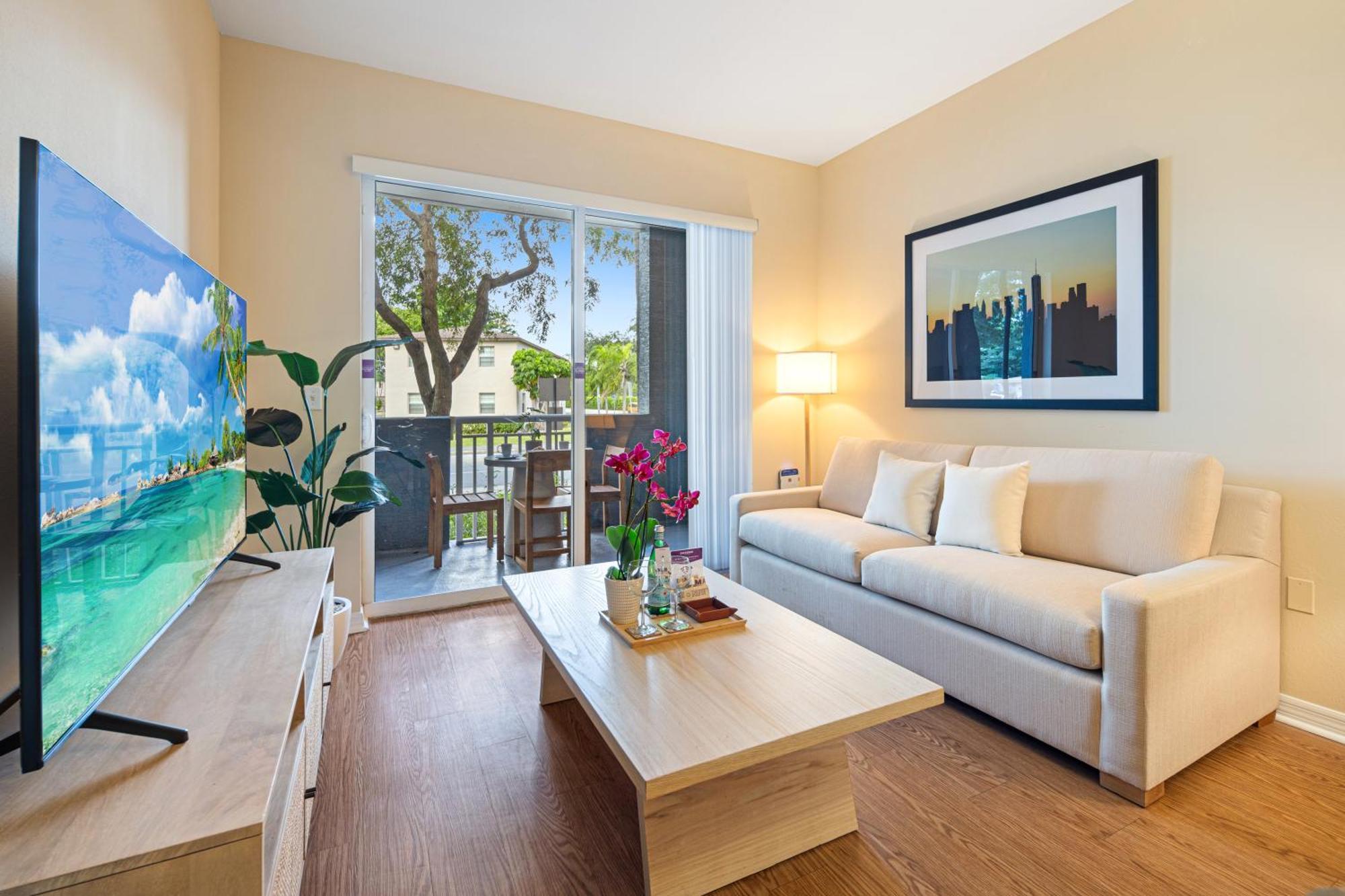 Dharma Home Suites South Miami At Red Road Commons Buitenkant foto